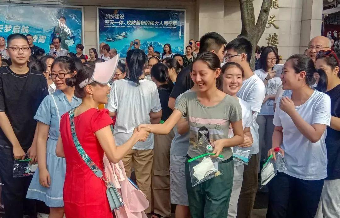 四川高考报名人数再创新高，上本科变难了？瞎操心