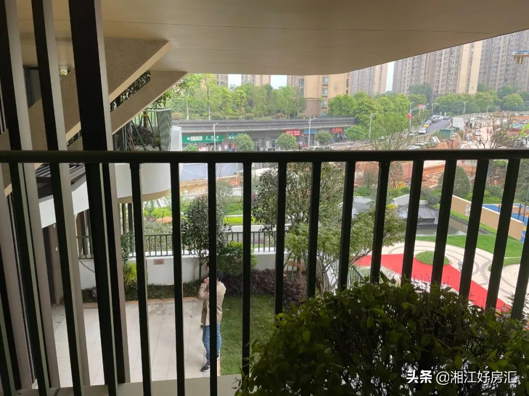 备受争议！把庭院搬进高楼，长沙的首个第四代住宅，就这？