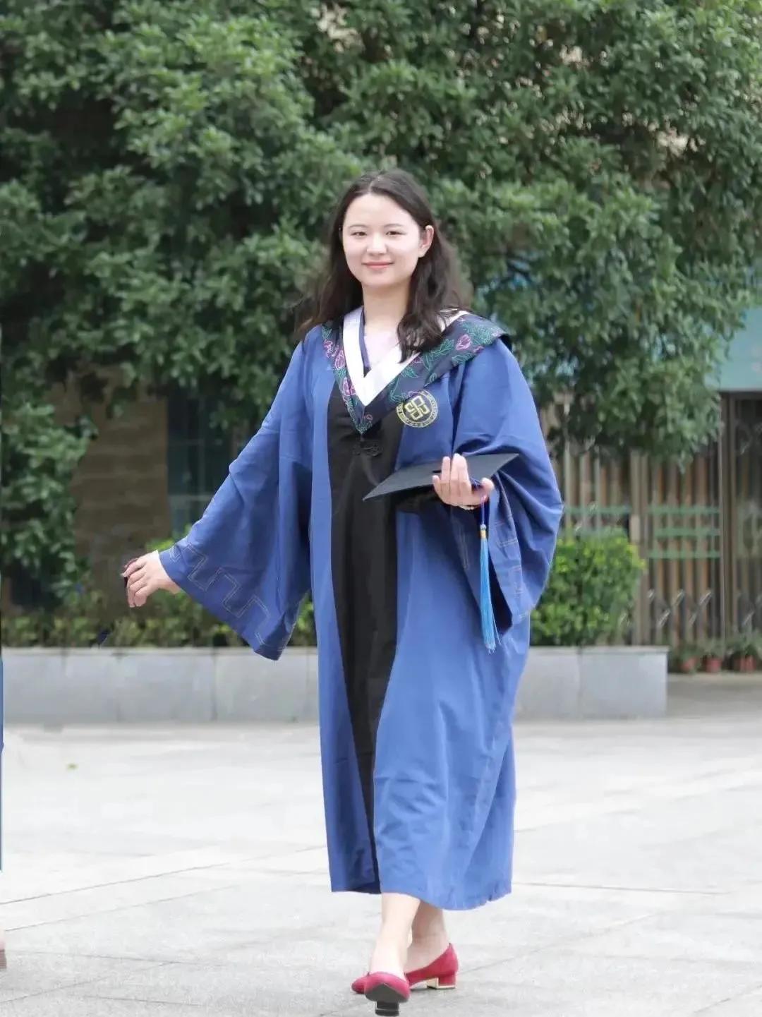 三年前开学典礼上发言的她，现在怎么样了？