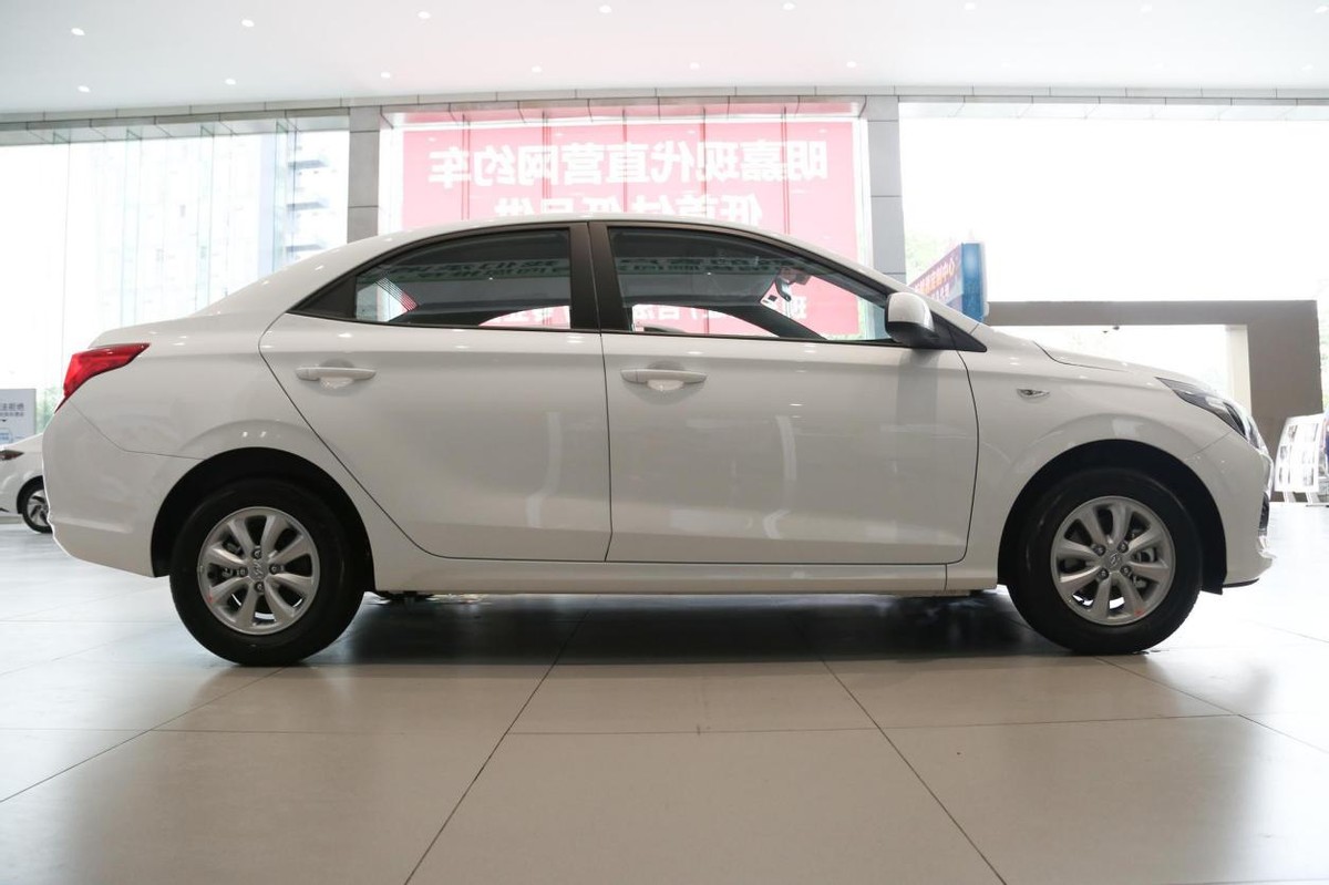 手握5万块想买代步车，就看这3款，造型好看又经济，还有合资品牌