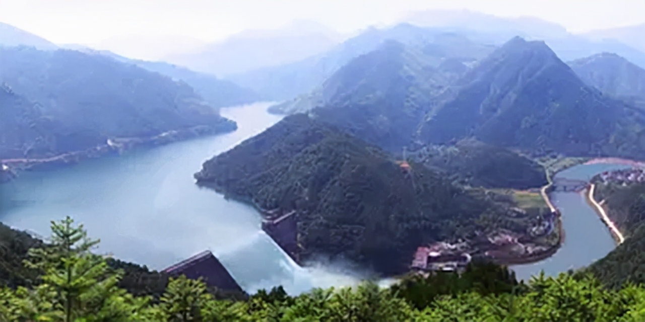 20岁兵哥哥救火牺牲，追思会万人自发送行，如今失独夫妻收获一女