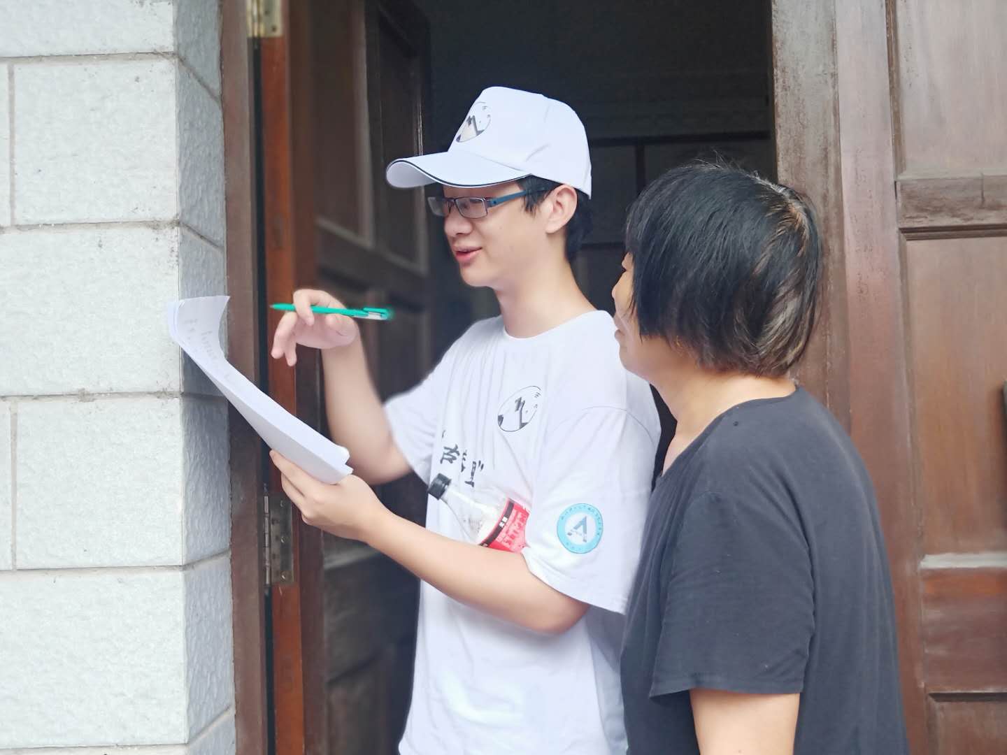 浙江理工大学科技与艺术学院学子助力上虞百官美丽庭院改造