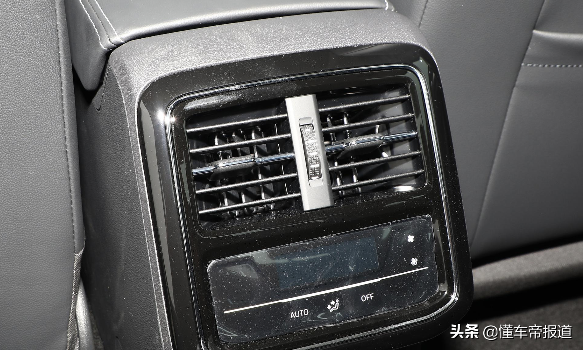 新车｜大众新款帕萨特到店，提供两种外观风格，等它还是选迈腾？