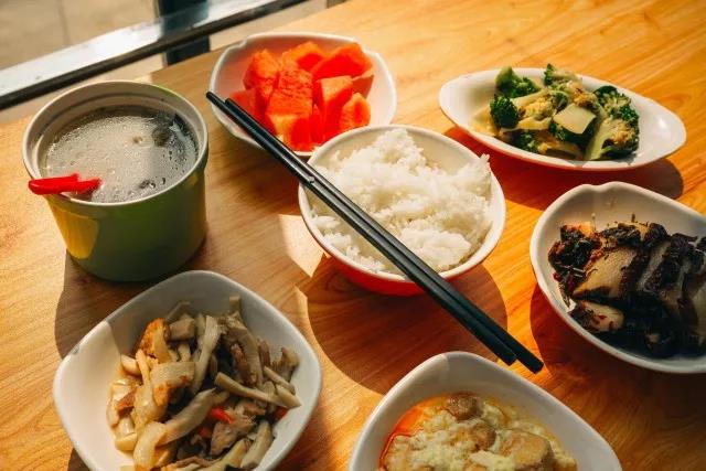 坐拥5大校区，14个食堂吃遍网红美食，湖南这所