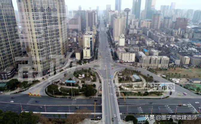 2022年一级建造师·市政实务图文材料·城镇道路分类与级别001集