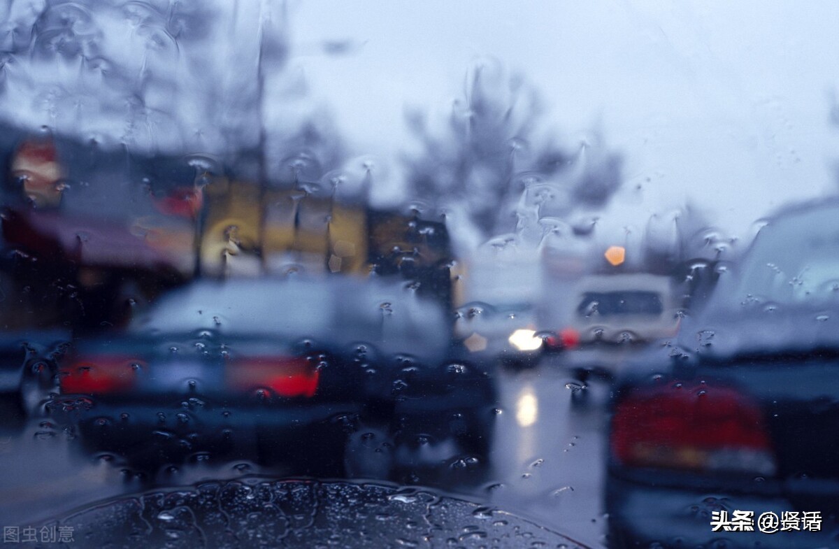 散文：晨起随笔，回忆儿时的雨