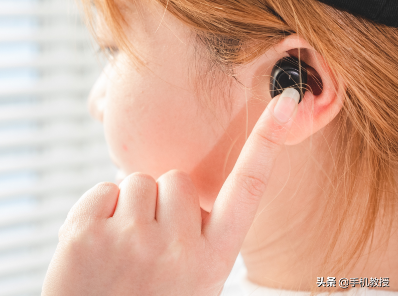 耳机左右怎么分r ，苹果和蓝牙耳机怎么区分？