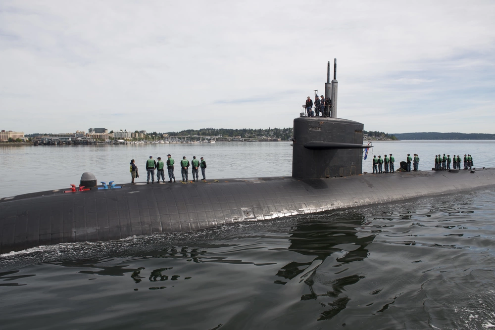 �����������Ϻ�ҫ����������Ǳͧ����ײ�������ճ������ٴ�����