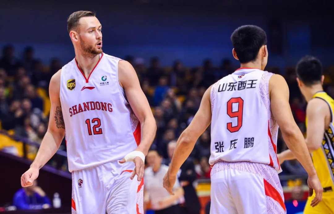 莫泰尤纳斯为什么不打cba了(官宣！莫泰尤纳斯离开CBA！今年2月曾拒绝NBA合同)