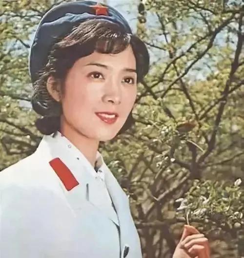 女演员名单(中国8大美人今昔颜值对比，有人整容颜垮，有人优雅老去，差距大)