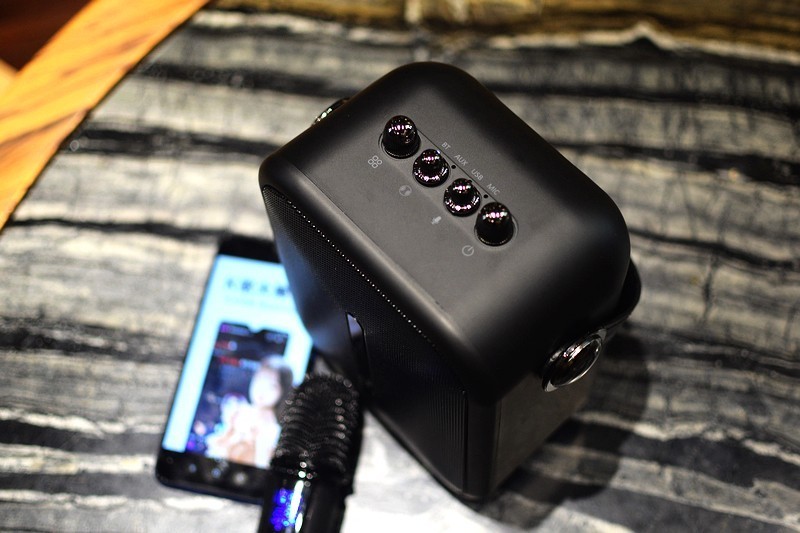 嗨起来 艾特铭客M18 K歌蓝牙音箱+无线K歌麦克风