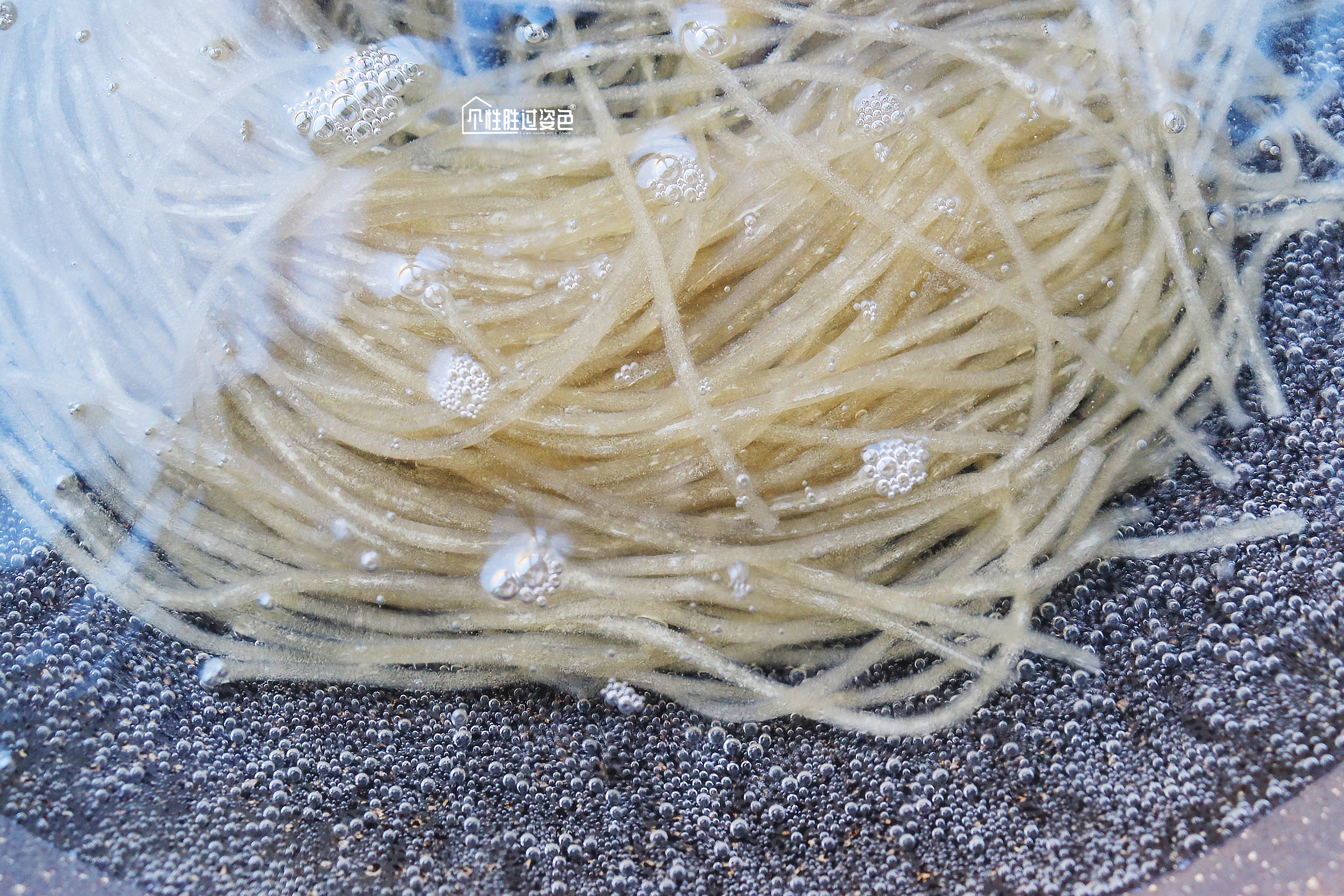 开店20年的老师傅教您正宗酸辣粉做法，秘制配方免费送，记得收藏