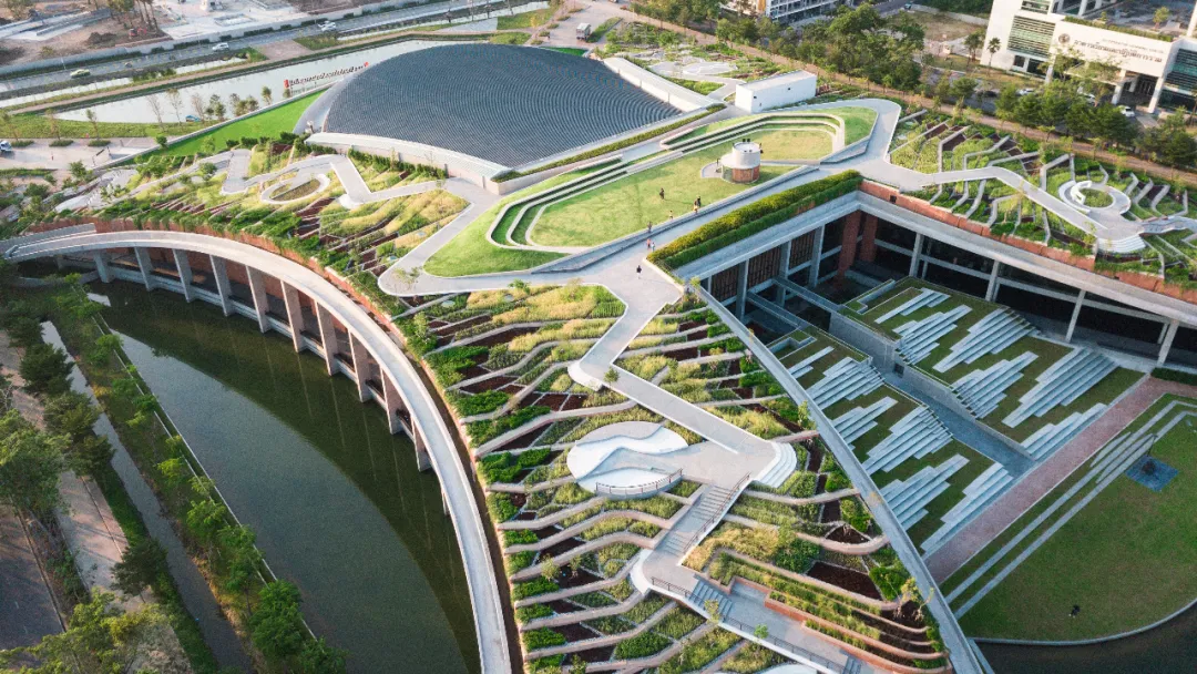 泰国国立法政大学城市屋顶农场——校园里的循环经济