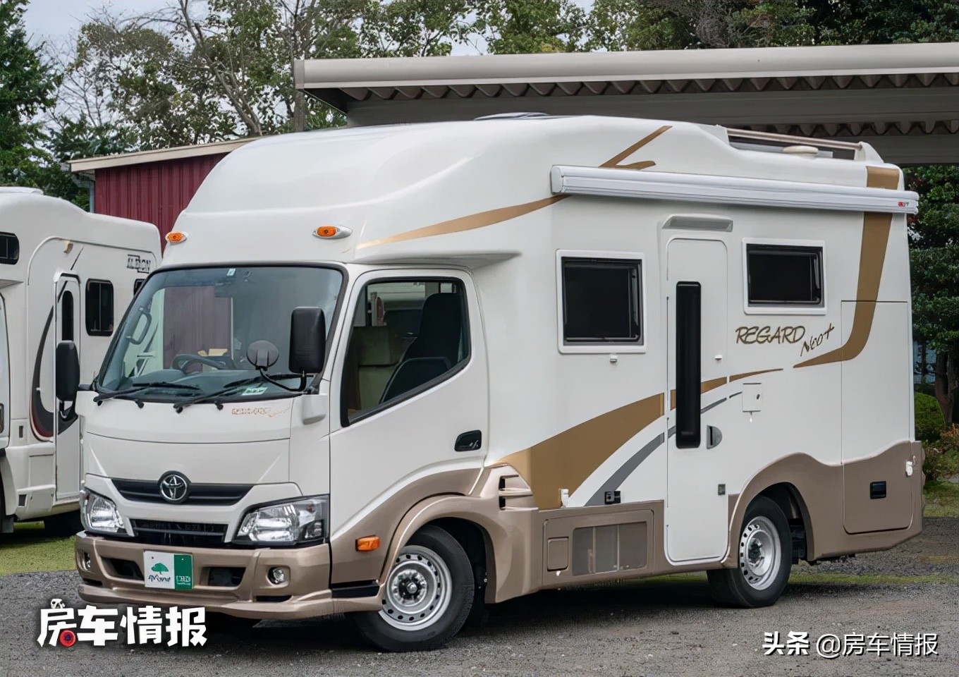 丰田平头房车超实用，3.0T动力带四驱，仅5米长能住6人带大储物箱