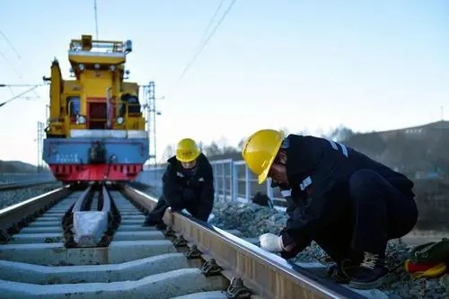 铁路类有啥好专业？有5个毕业就能拿“铁饭碗”，中等生很吃香