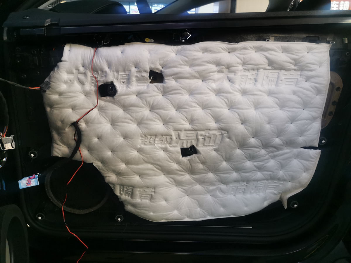 大众迈腾又是隔音升级，又是音响改装，效果甩原车几条街