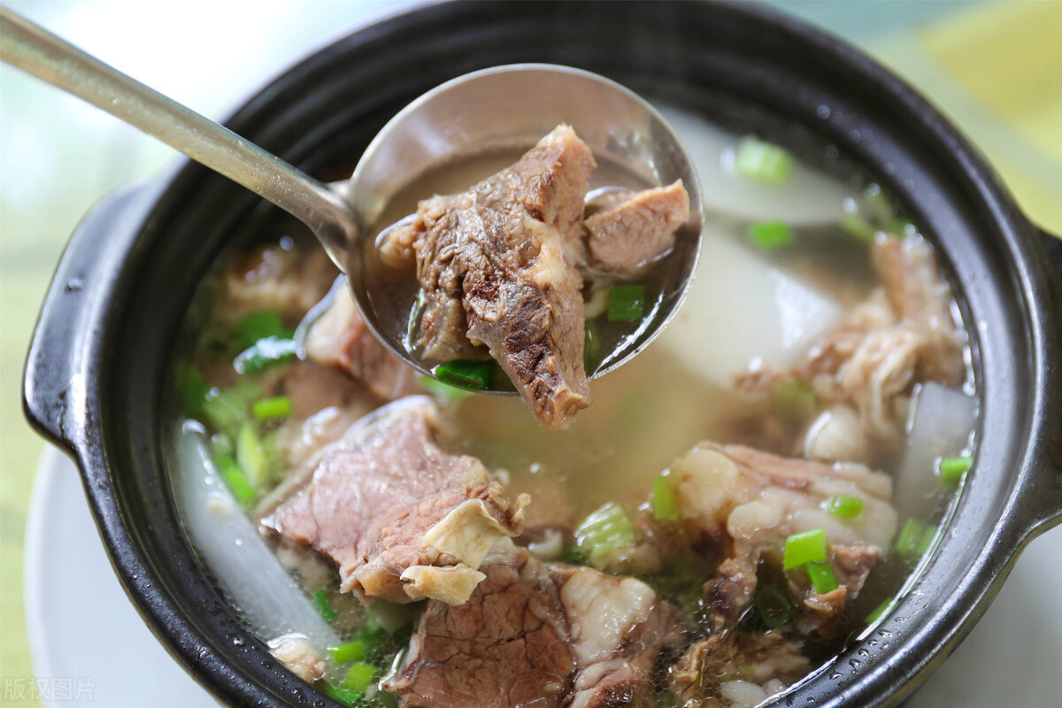 告诉你在家做红烧牛肉，烧一大锅，原汁原味，又烂又软太好吃了