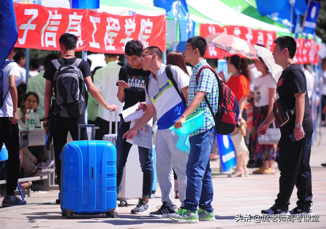 江西高考本科录取率不到45%，听老师一句劝，考上本科就去上学吧