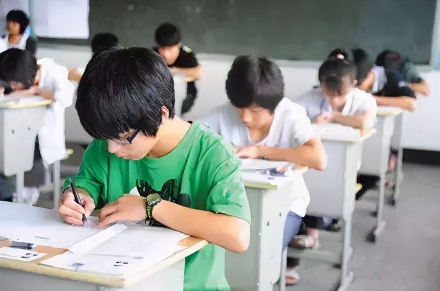 语文为何这样难，高考状元不过140分？网友：得语文者得天下