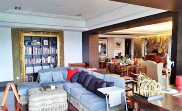 成龙北京二环豪宅被拍卖，买入1300万，起拍7190万