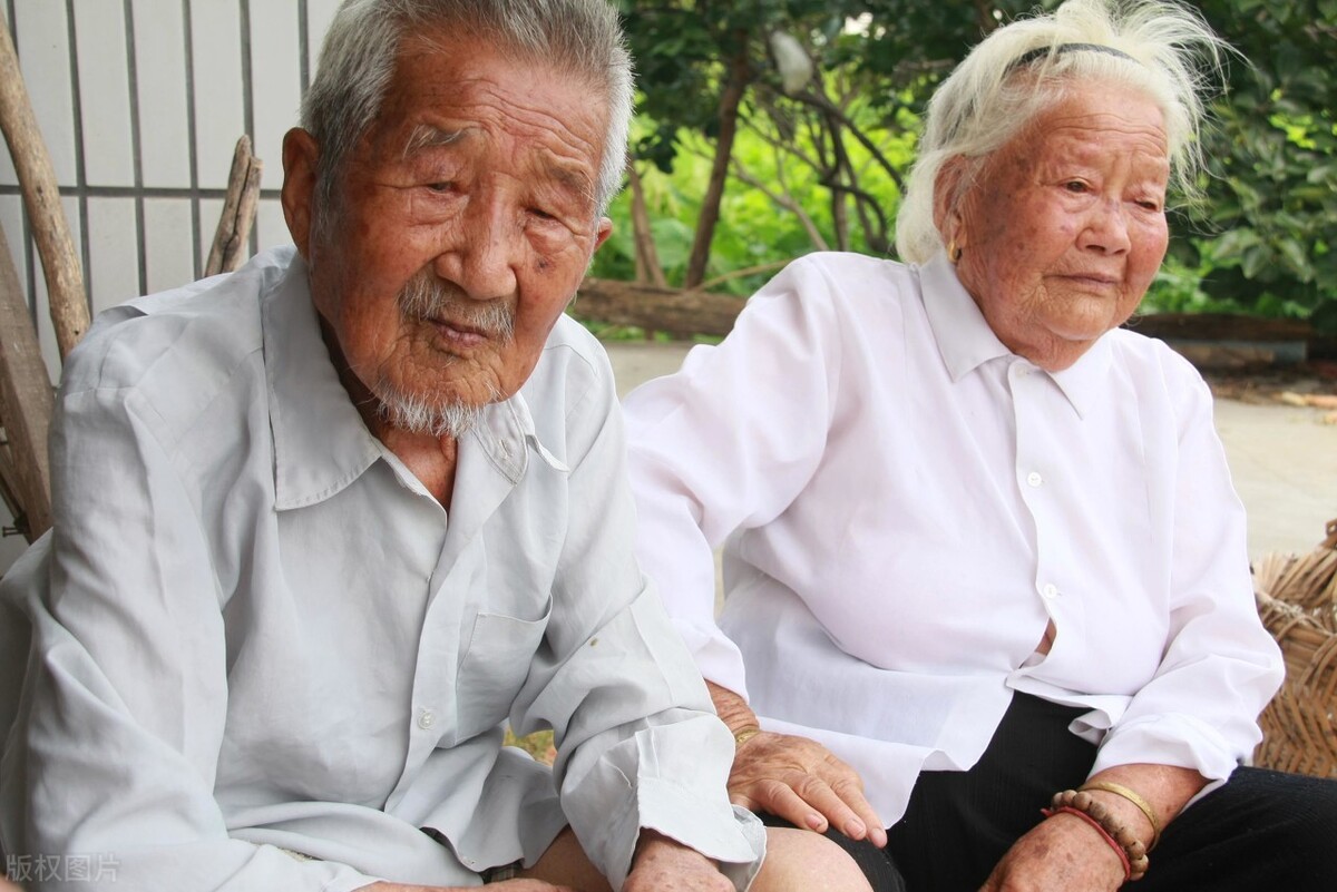 搞懂令人头疼的称呼：终于明白“伉俪”和“夫妇”的不同了