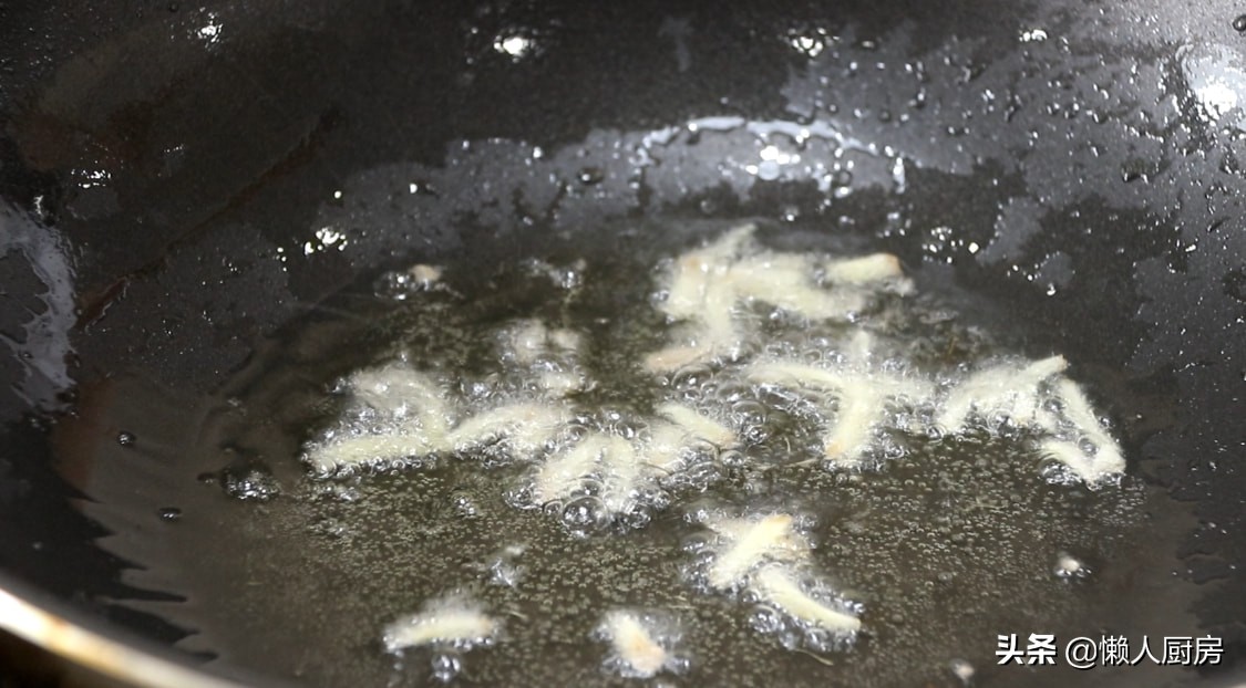 别不懂吃，韭菜和它一起炒，鲜掉了眉毛，晒朋友圈后火了