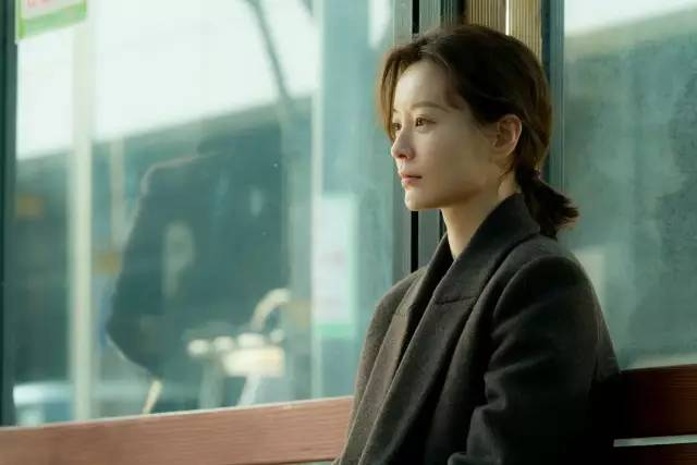孔侑新片强势登顶韩国票房榜首，观众打出了9.5的高分