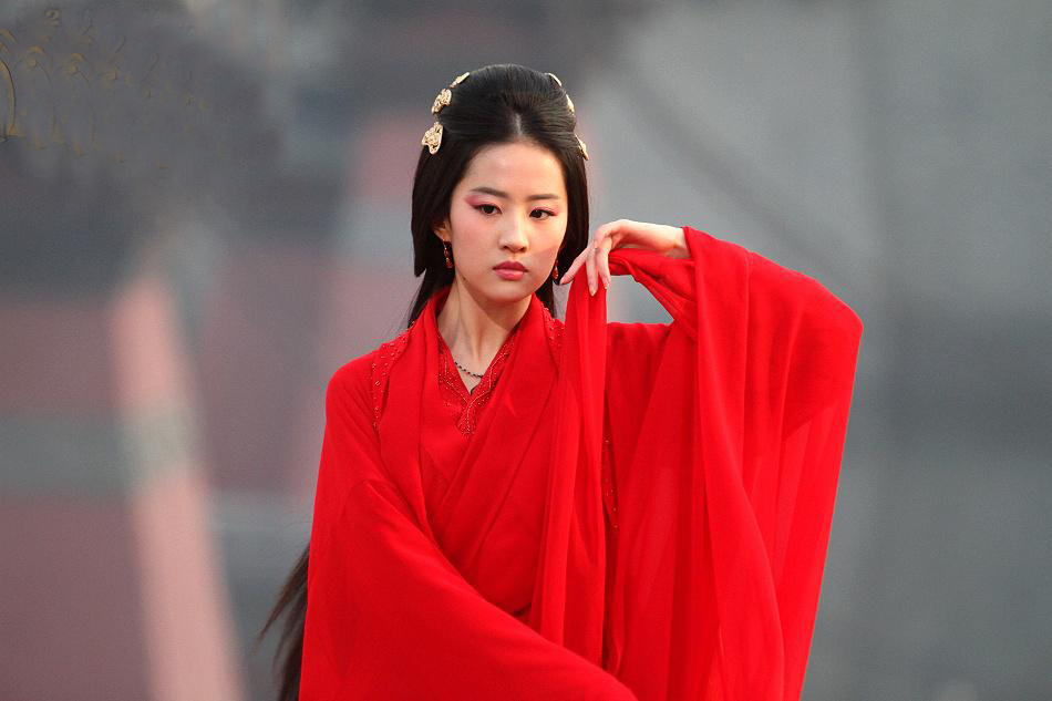 陈红先后在《三国演义》《吕布与貂蝉》中出演"四大美人"之一的貂蝉