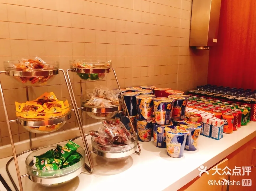 史上最低价！虹桥机场贵宾室，不是VIP也能进！最低9.9元两小时畅吃畅喝