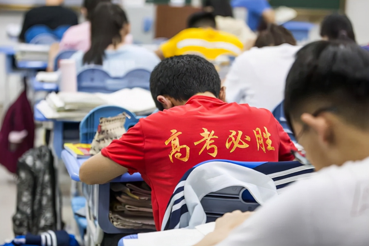 浙江3所“野鸡大学”遭官媒曝光，专坑高三考生，毕业证如同废纸