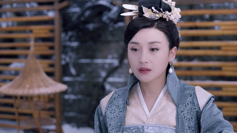 傅淼今年41岁了,虽然脸上已经有了岁月的痕迹,但还是看得出来年轻的