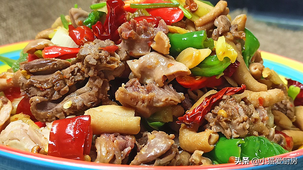 鸡杂炒制技巧：这样炒出来的鸡杂鲜嫩入味，做法简单易学