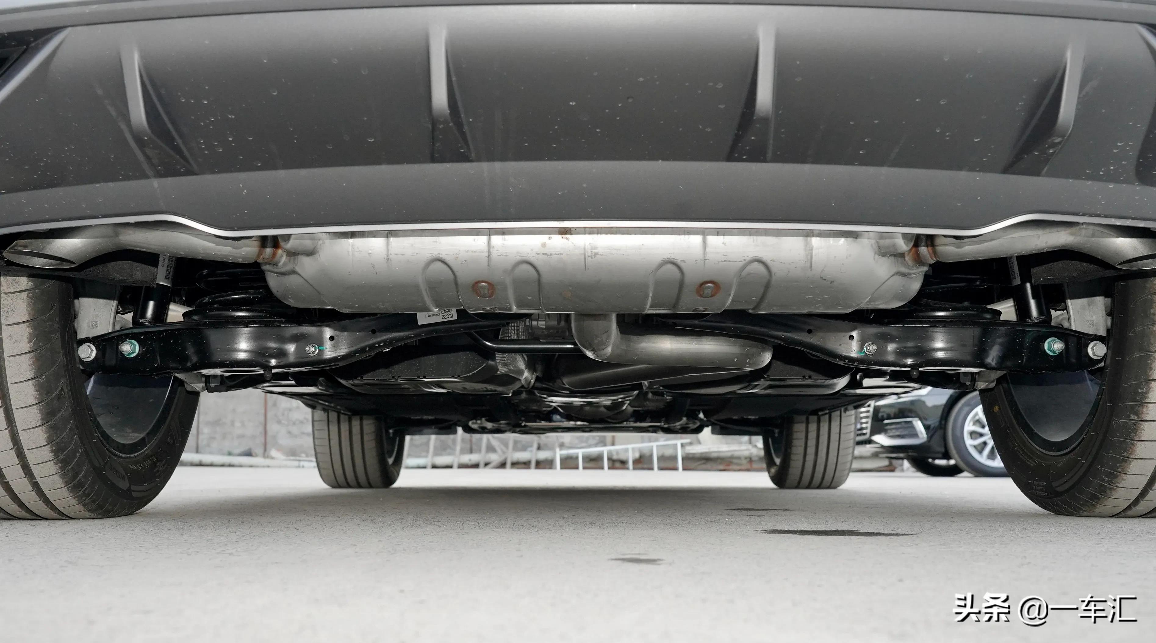 奥迪Q3配置解读，入门版已足够家用，和对手比优势在哪里