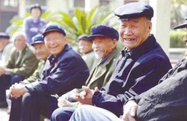 养老保险迎来调整，最低缴费年限可能延长，交15年领不了养老金？