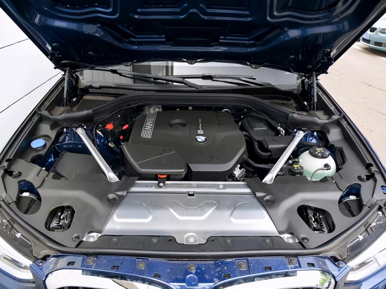 沃尔沃xc60 宝马x3（沃尔沃xc60新款30.40万）
