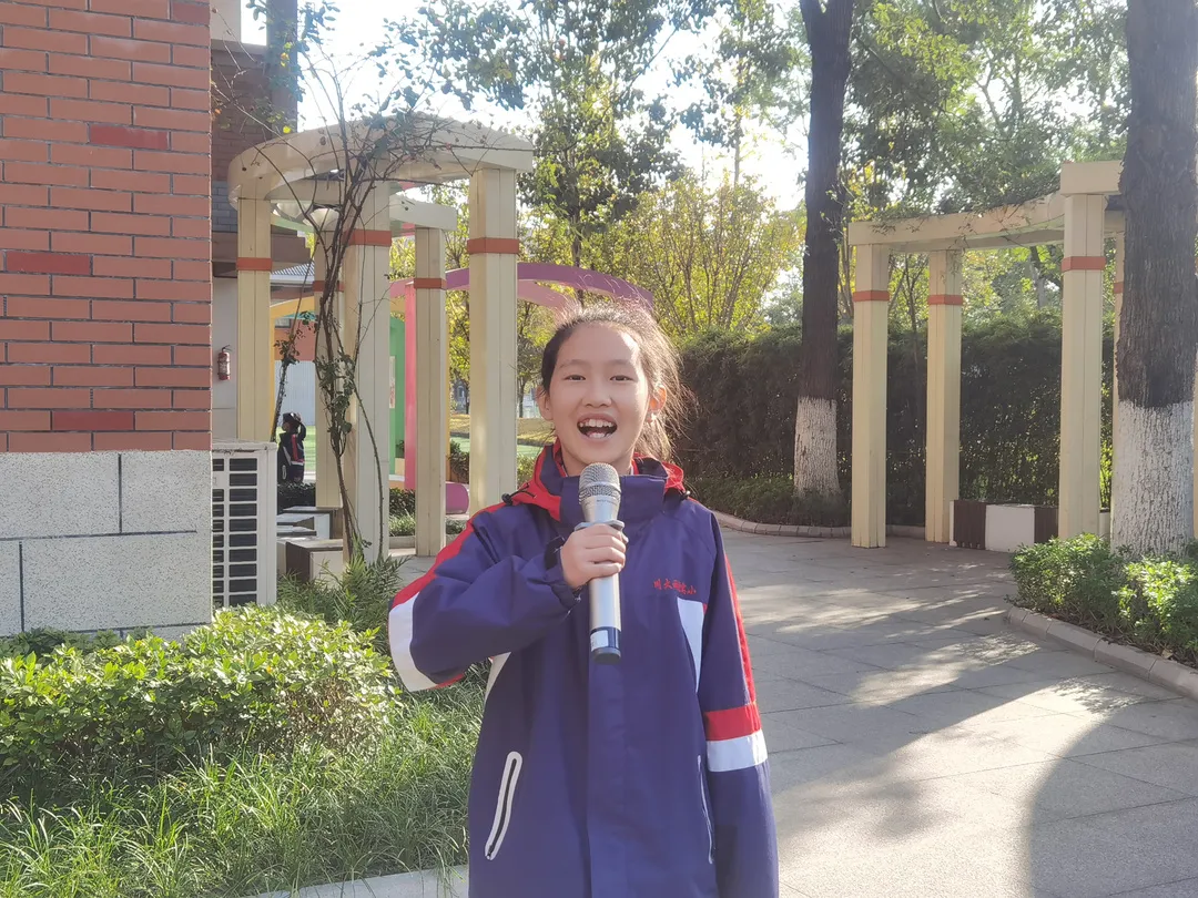 消防记心中,安全伴我行——川大西航港实小主题升旗仪式