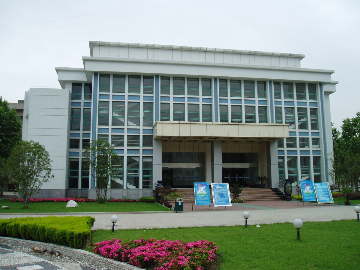 统考247分文化505分被南京财经大学录取了，视觉传达设计怎样？