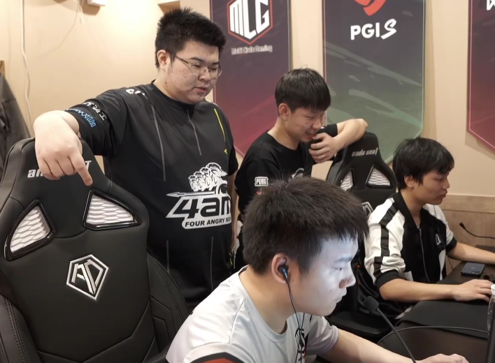 PGI.S花絮公布！韦神模仿永远压枪 直言这辈子见不到第二个