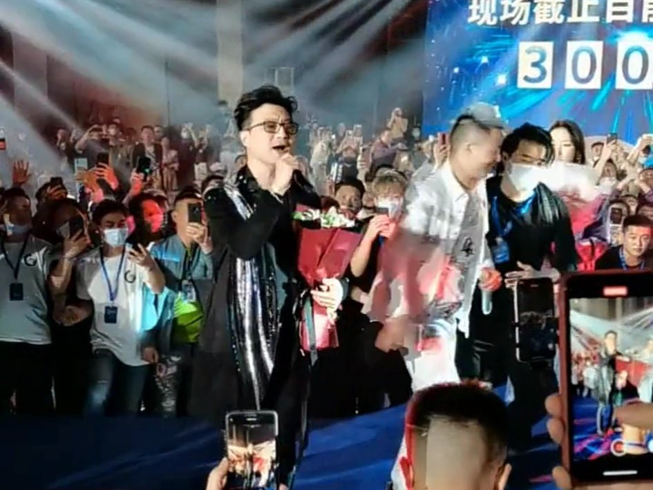 参加三江锅商演被骂“耍大牌”，汪峰老师我挺你，这锅咱不背！