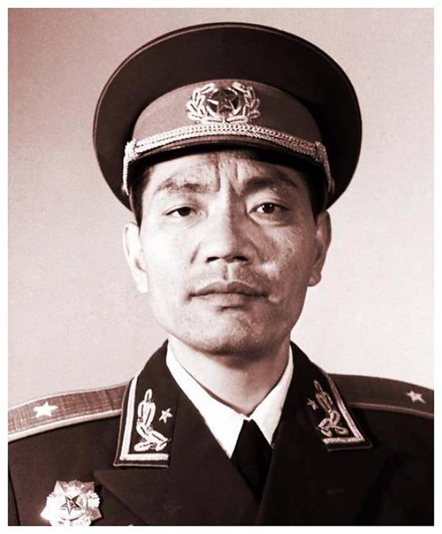 1985年裁军重组七大军区，司令员都是谁？后来又被授予了什么军衔