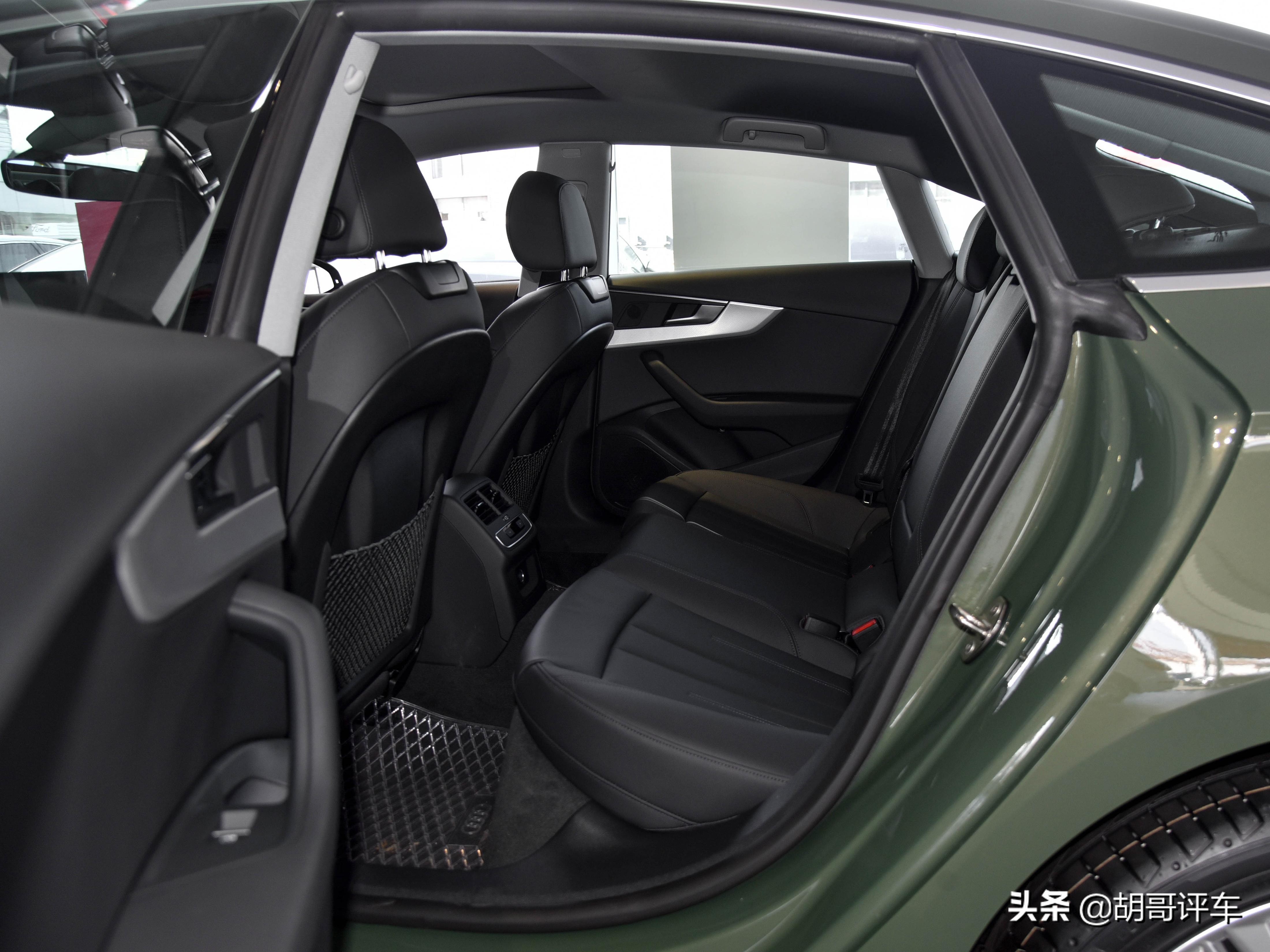 进口的奥迪轿车，舒适性不错外观更帅气，实拍奥迪A5