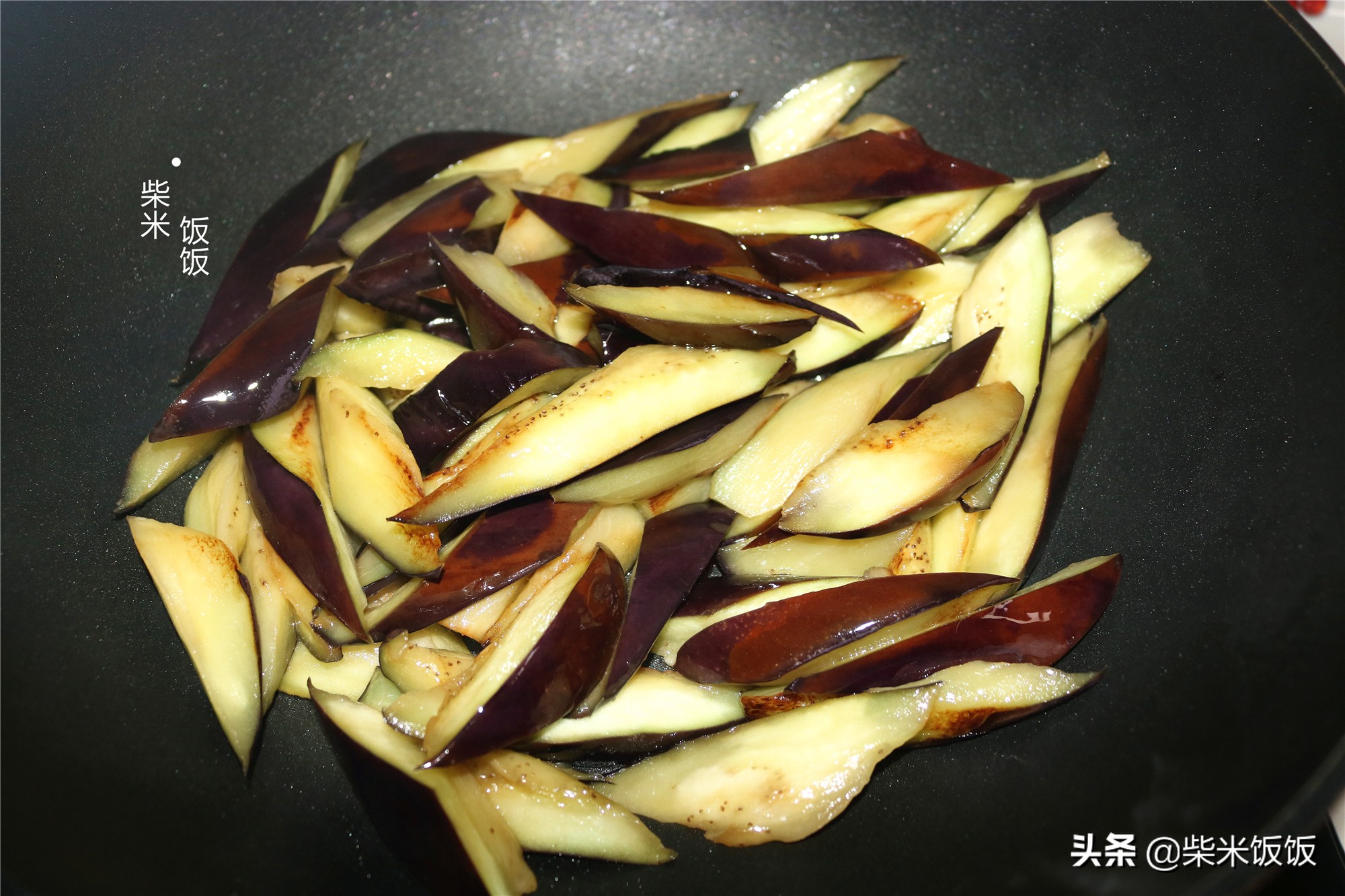 茄子的做法怎么做好吃又简单（美味茄子做法详解）