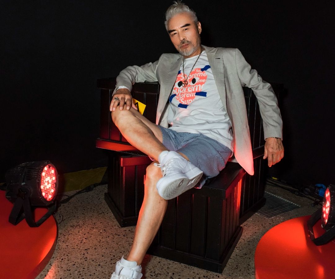 67岁张双利自曝胃疼四天,晒跳舞视频报平安,满头白发依旧有活力