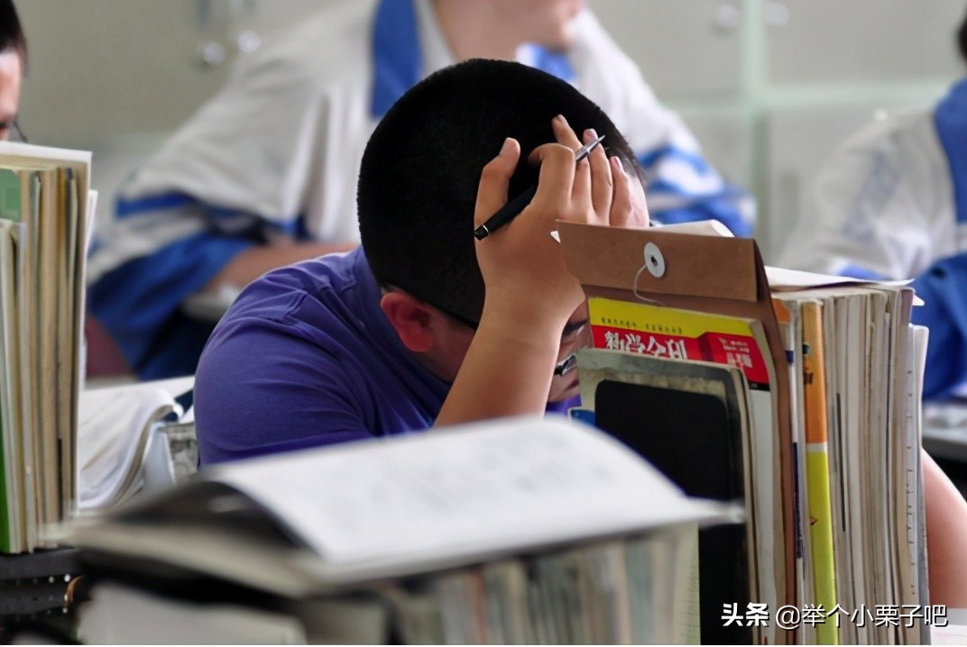 2021年全国统一卷内容出炉，难度比往年有提升，考生们回答真心酸