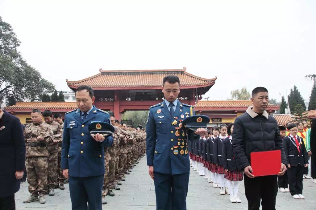 向老班长汇报！这是一场有关“传承”的特殊仪式