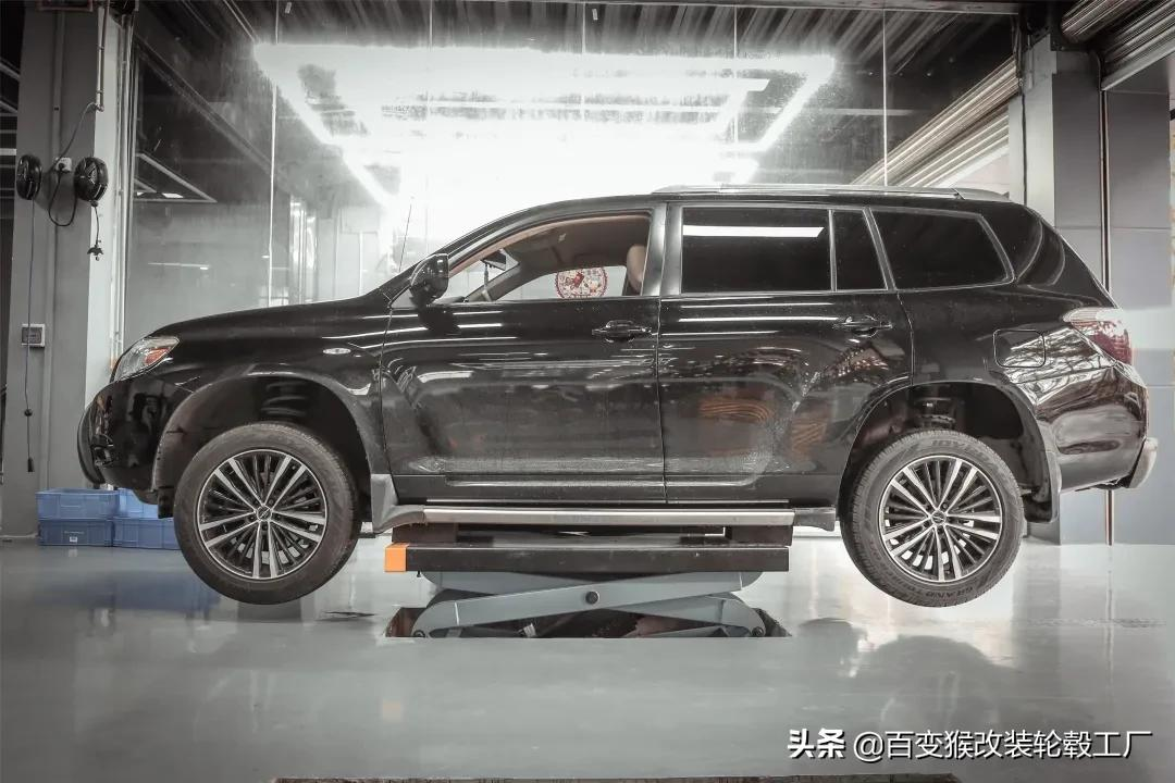 丰田汉兰达黑武士改装姿态,那就是人见人爱