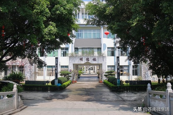 灵溪校园①</p><p>　　嘿！好久不见，甚是想念