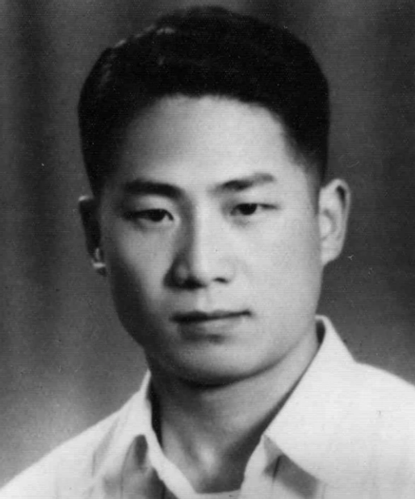 1957年，江苏一烟贩子被老婆和姘夫举报，牵出8年前一桩大案