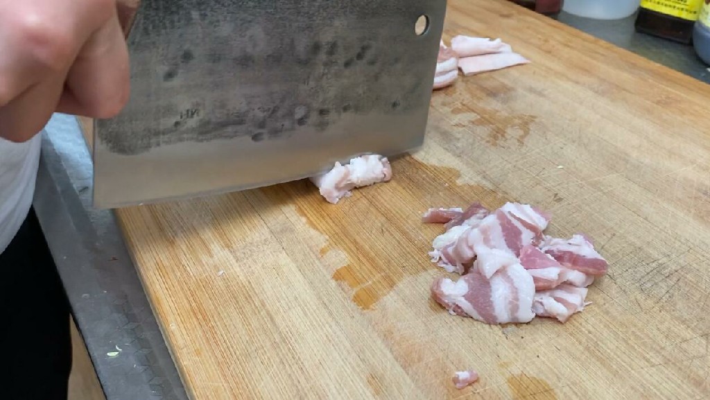 在家炒豆角难熟？大厨教你正确做法，保证豆角不夹生，鲜嫩又入味