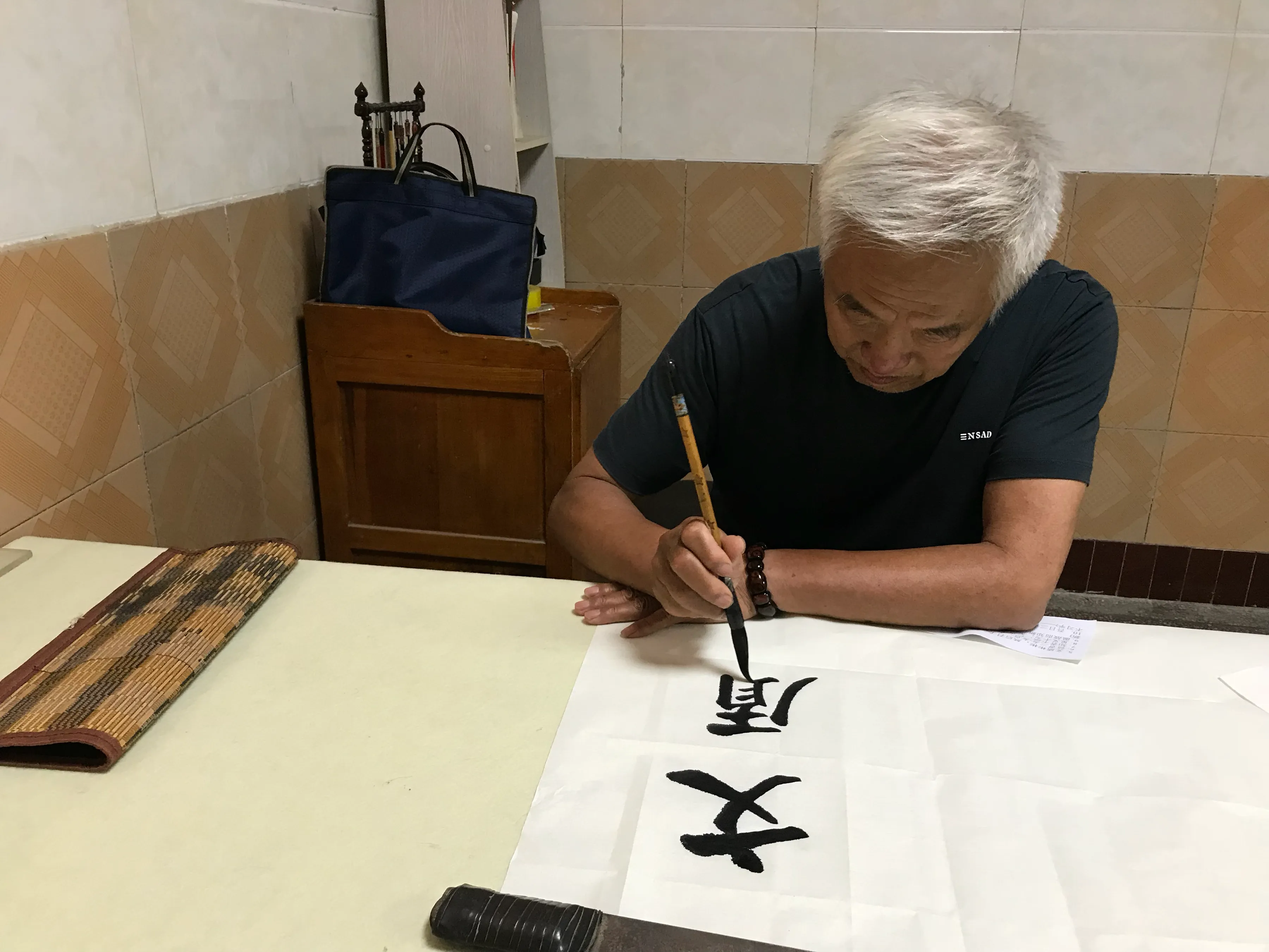 新乡古鄘书画院&新乡德正书画院举行“传统文化进校园”创作笔会